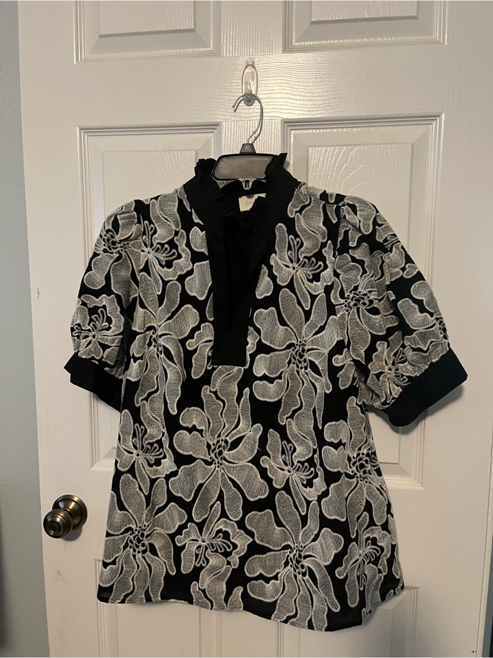Black & White Floral Embroidered Short Sleeve Top